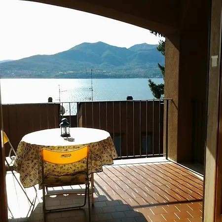 Mistral House Διαμέρισμα Oggebbio